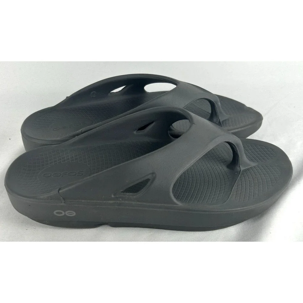 Oofos Gray Flip Flops Recovery Thongs Sandals Womens 8 Mens 6 Comfort Walking